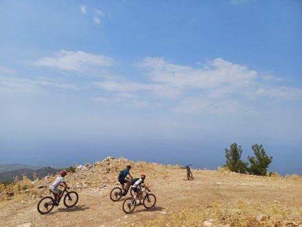 e-bike-tours_ai-smatis-climb_02