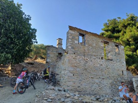 e-bike-tours_ai-smatis-climb_07