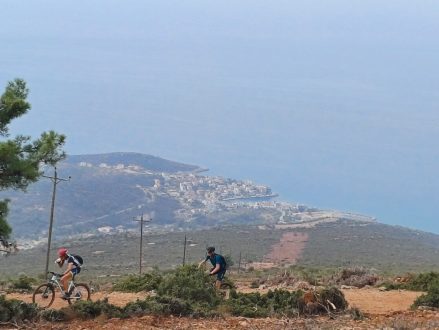 e-bike-tours_ai-smatis-climb_10