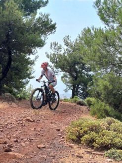 e-bike-tours_ai-smatis-climb_11
