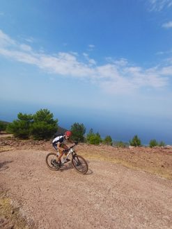 e-bike-tours_ai-smatis-climb_12