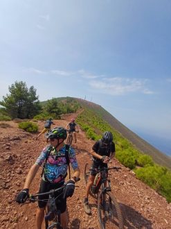 e-bike-tours_ai-smatis-climb_15