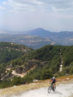 e-bike-tours_ipsarion-peak-day_11